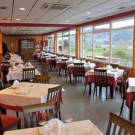 Royal Iii Hotel Pesués